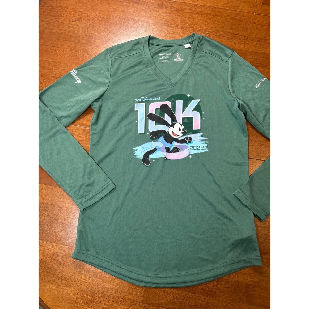 runDisney Shirt Women Small Green Oswald 10K 2022 Long Sleeve Performance V-Neck